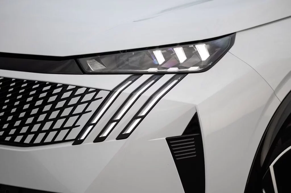 Peugeot E 5008 prueba 20 Motor16