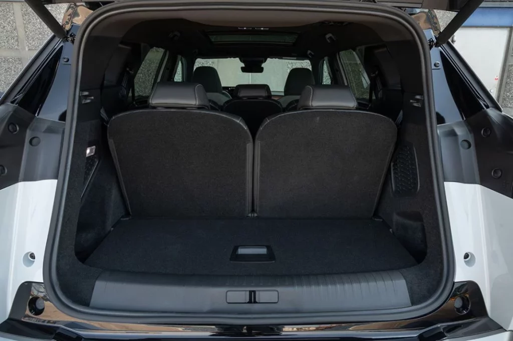 Peugeot E 5008 prueba 8 Motor16