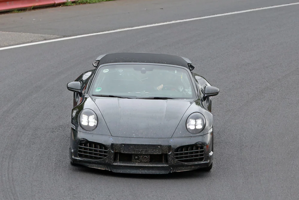Al Porsche 911 Cabrio también le llega la hibridación 1 Motor16 Porsche 992 turbo s facelift 1 Motor16