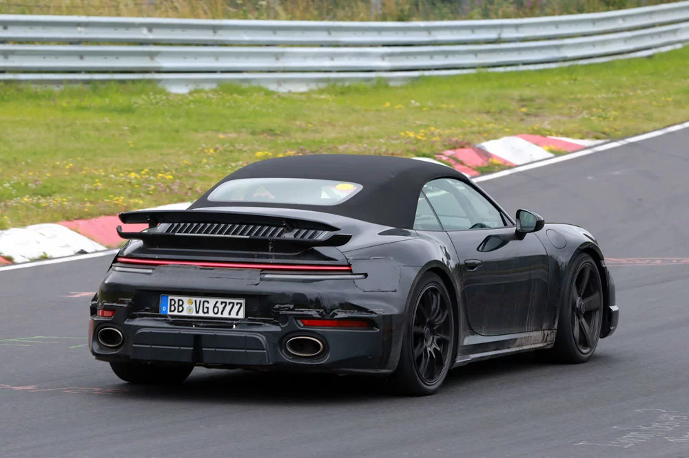 Al Porsche 911 Cabrio también le llega la hibridación 15 Motor16 Porsche 992 turbo s facelift 12 Motor16