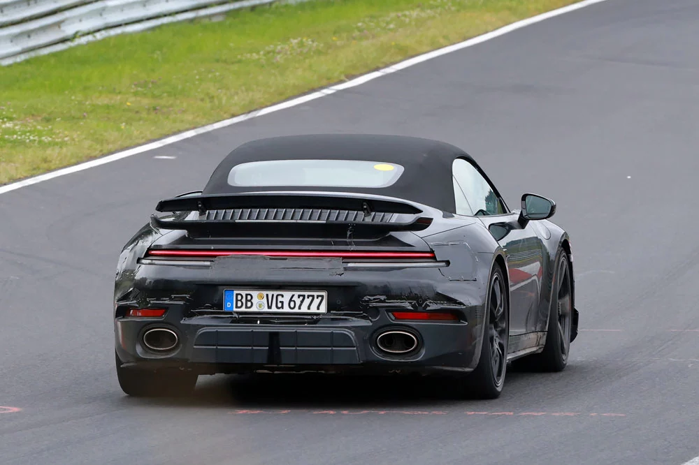 Al Porsche 911 Cabrio también le llega la hibridación 17 Motor16 Porsche 992 turbo s facelift 14 Motor16