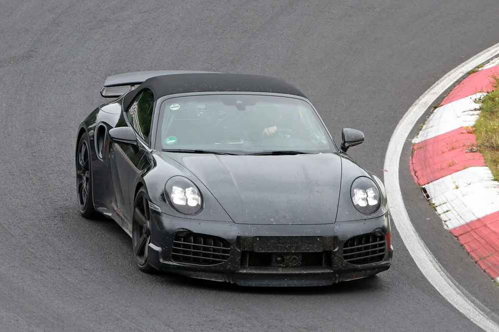 Al Porsche 911 Cabrio también le llega la hibridación 5 Motor16 Porsche 992 turbo s facelift 2 Motor16