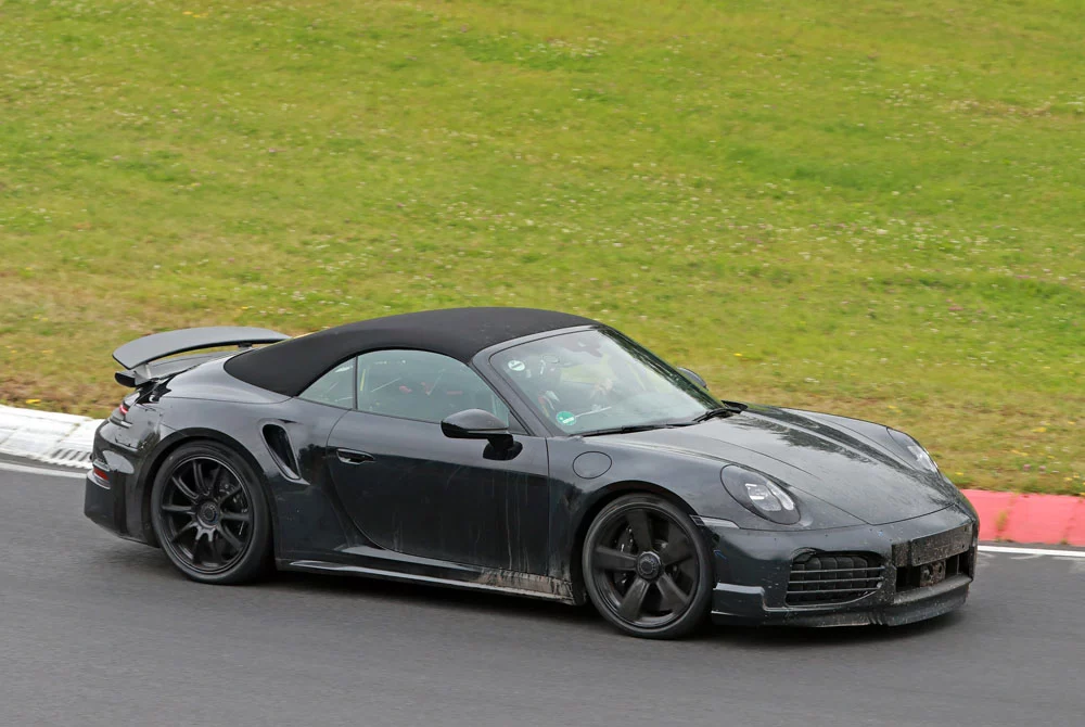 Al Porsche 911 Cabrio también le llega la hibridación 9 Motor16 Porsche 992 turbo s facelift 6 Motor16