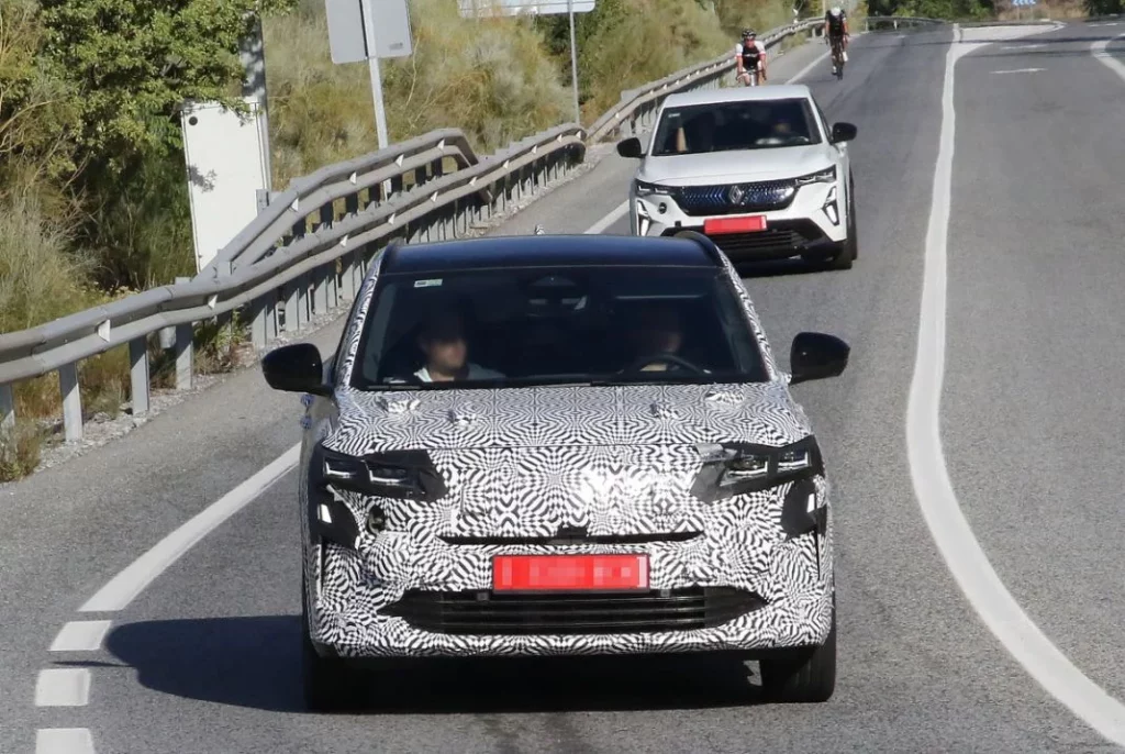 El nuevo Renault Austral ya está en la carretera 4 Motor16 Renault Austral facelift 1 Motor16