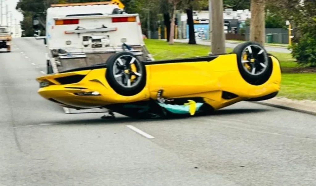 Esto no le gustará a Ferrari: el maltrato que le dieron a este SF90 en Australia 1 Motor16 ¿Cómo le ocurrió este accidente al Ferrari?