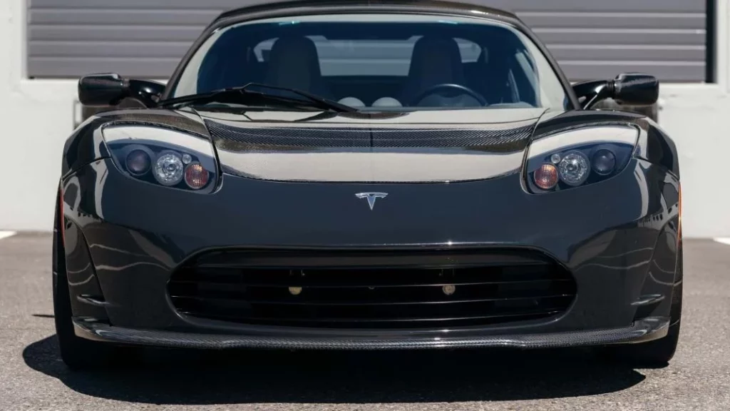 Un Tesla Roadster restaurado es subastado a más del doble de su precio original 1 Motor16 ¿Qué historia tiene este Tesla Roadster?