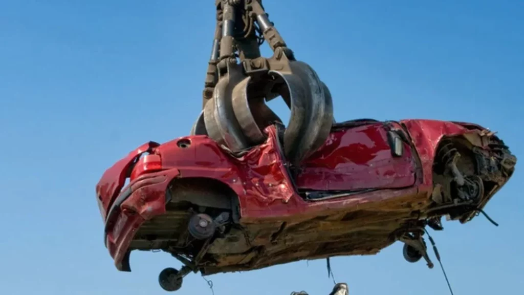 Indignante: Un Toyota Corolla termina en el desguace por un error 1 Motor16 Una enorme pérdida de dinero para la aseguradora del Toyota Corolla