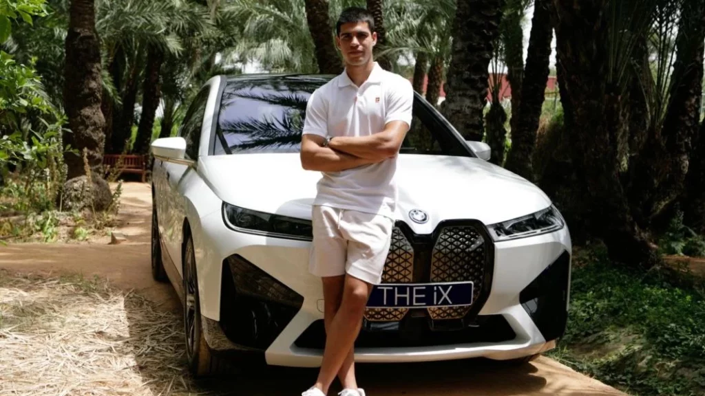 ¿Cuál es el coche que conduce Carlos Alcaraz?