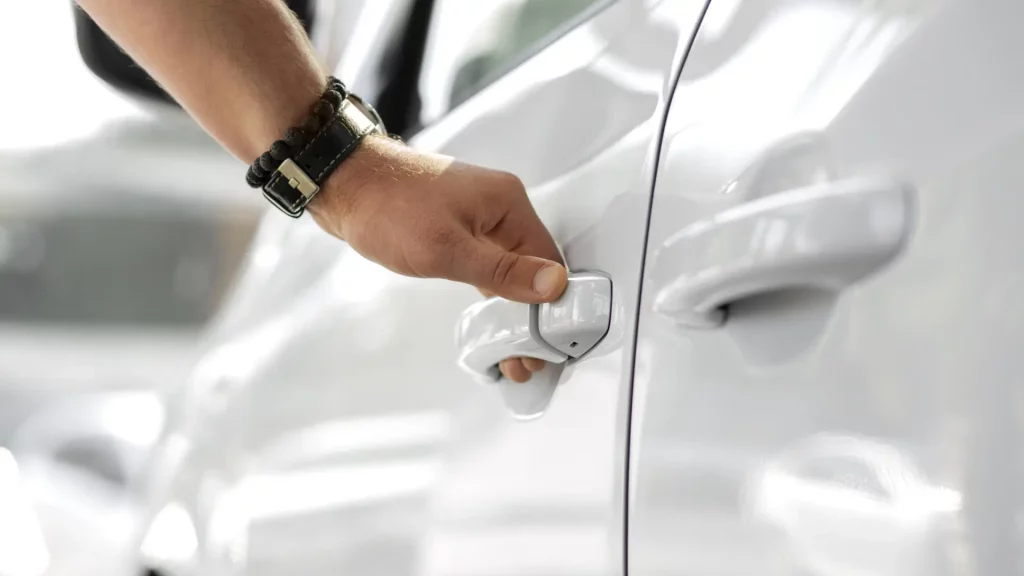 comprobar puerta coche robo Motor16