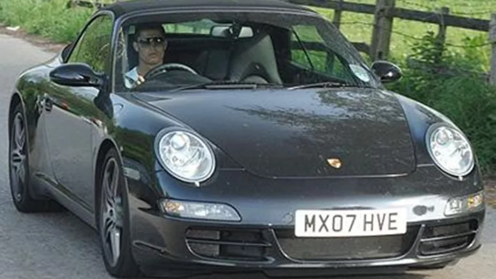 Cristiano Ronaldo quiso hacer una buena acción con uno de sus coches, pero lo estafaron 2 Motor16 ¿Qué características tenía el Porsche que vendió Cristiano Ronaldo?