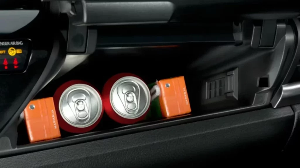 ¿Todos los coches cuentan con esto en la guantera?
