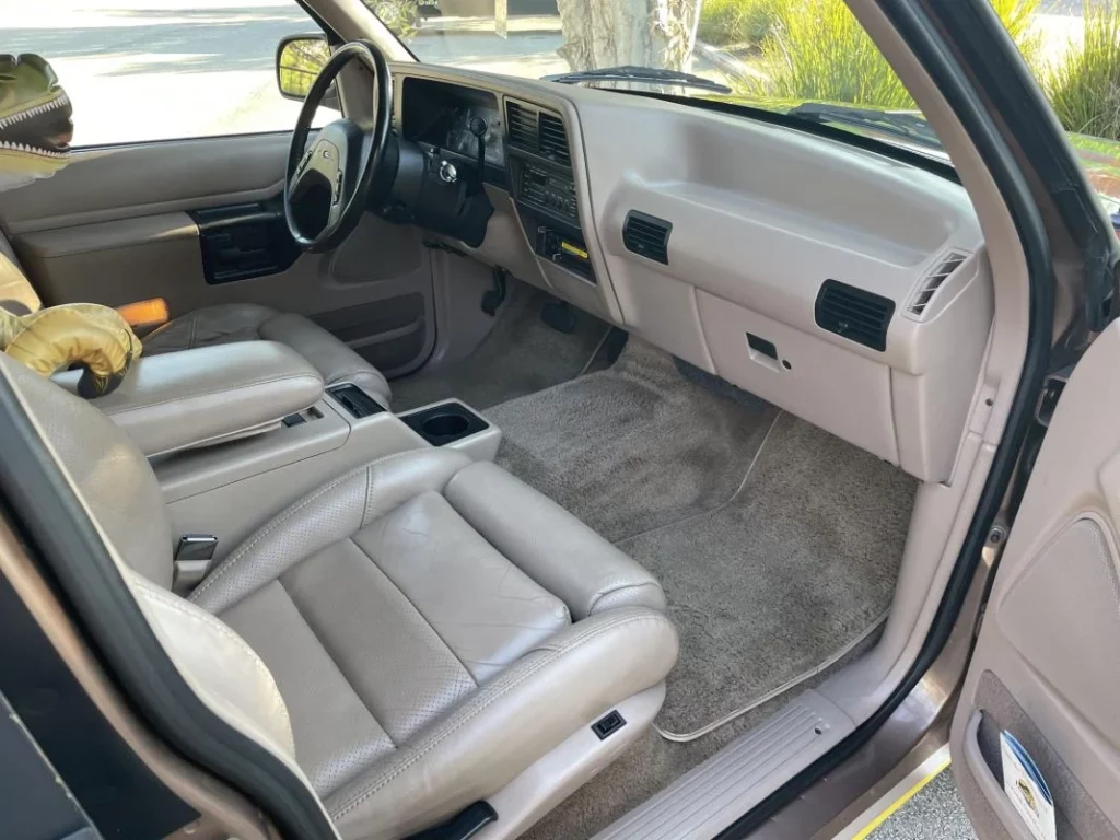 ford explorer parque jurasico 163 Motor16