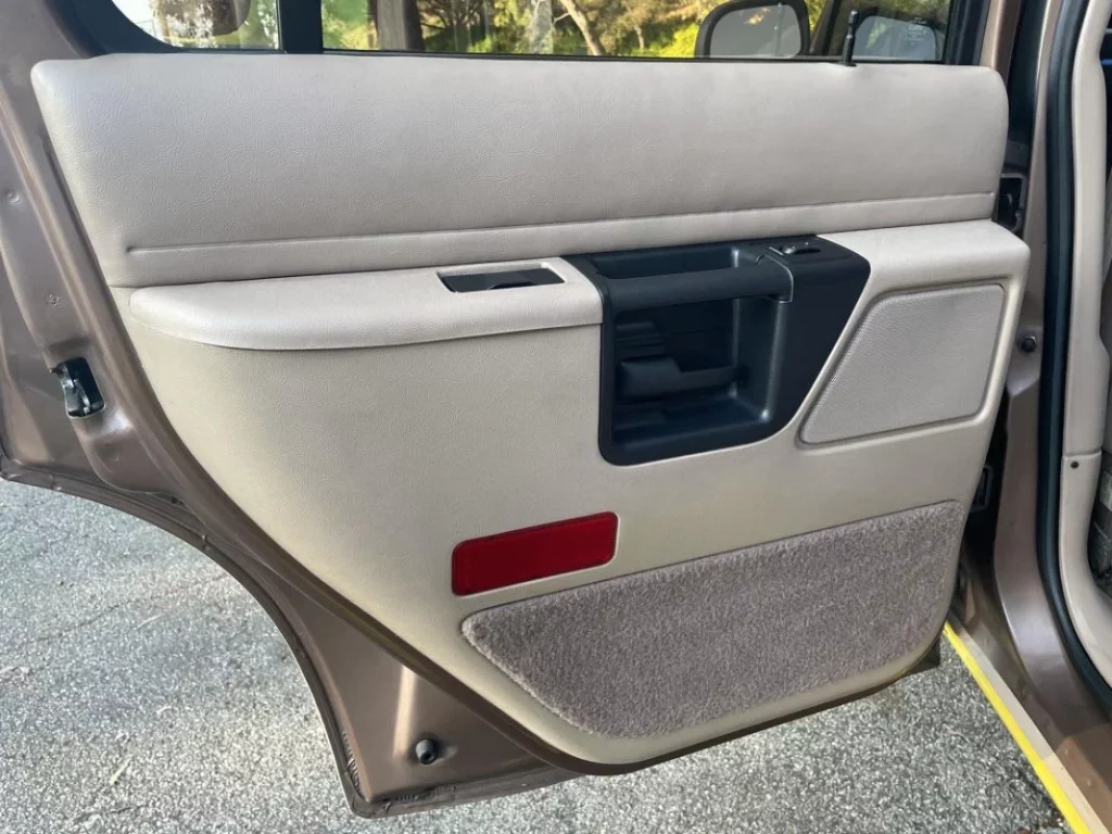 ford explorer parque jurasico 92 Motor16