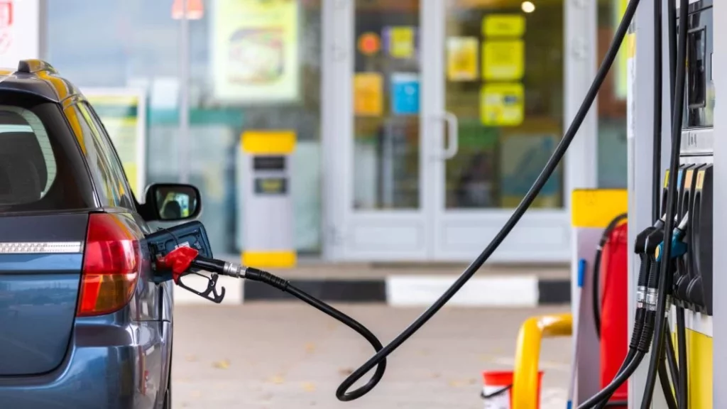 gasolinera low cost ballenoil Motor16