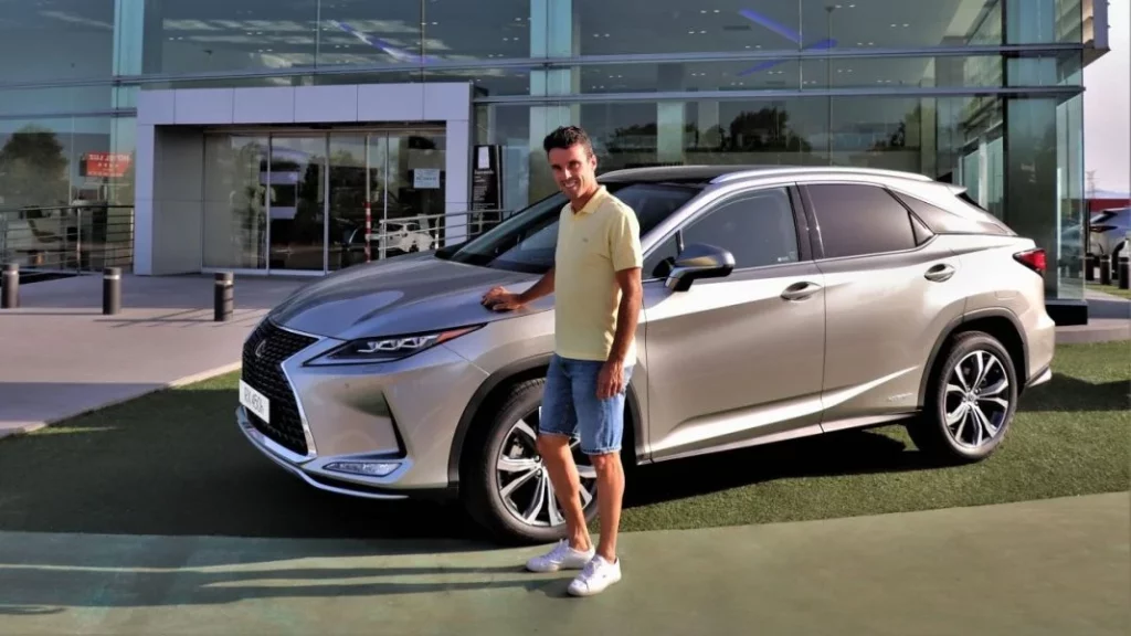 ¿Lo cambiará si gana Wimbledon? El coche de más de 90 mil euros que conduce Roberto Bautista Agut 1 Motor16 ¿Cuál es el coche que conduce Roberto Bautista Agut?
