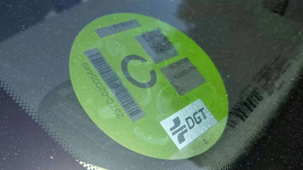 Se empieza a estrechar el cerco sobre los coches con etiqueta B y C de la DGT 157 Motor16 ciudad