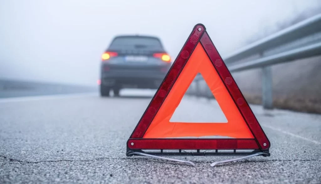 Las balizas para señalizar accidentes que recomienda la DGT 2 Motor16 información