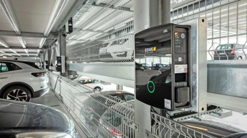 ¿Habrá un ranking de parking con más puntos de recarga? 2 Motor16 Una potencia de recarga que causará envidia
