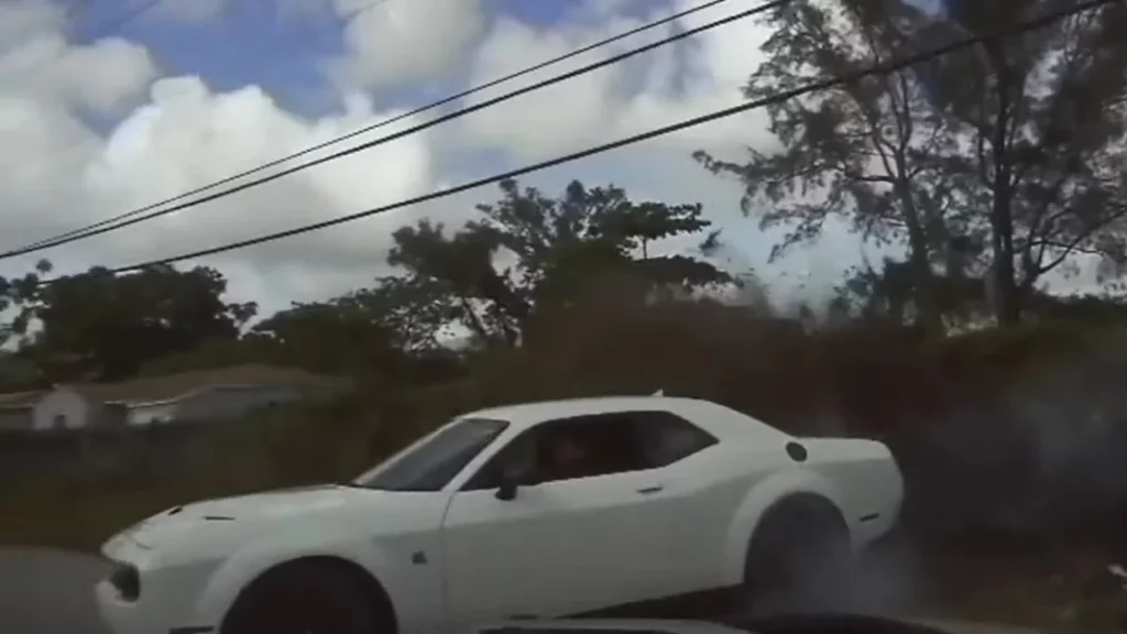 La increíble persecución de 12 horas protagonizada por un Dodge Charger 1 Motor16 ¿Cómo terminó la persecución del Dodge Charger?