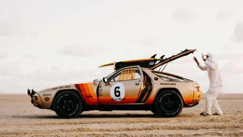 Porsche 928 Surfari: La brillante locura de un surfero polaco 7 Motor16 porsche 928 surfari 12 Motor16