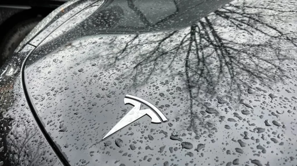 Tesla debe retirar casi 2 millones de coches por una falla insólita