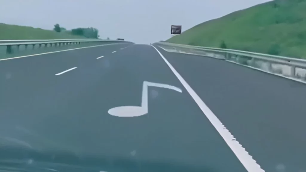 Así es la música de las líneas de las carreteras que tienen en Hungría 1 Motor16 ¿Cómo funciona esta curiosa medida en Hungría?