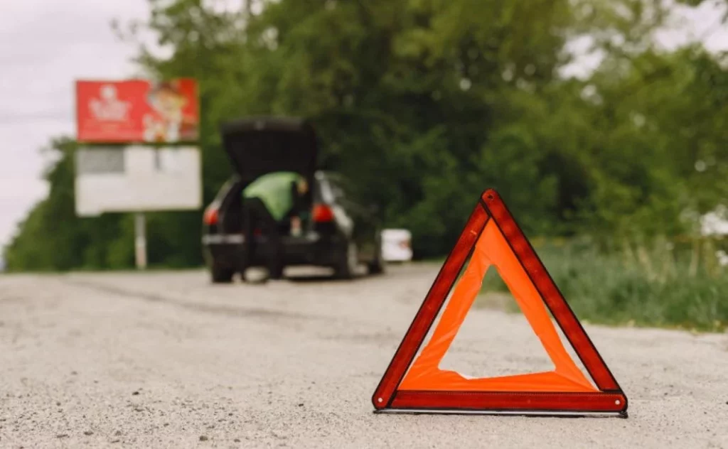 Las balizas para señalizar accidentes que recomienda la DGT 3 Motor16 acuerdo