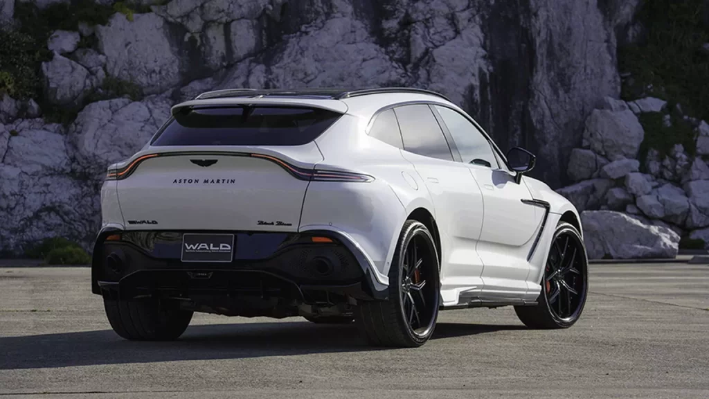 El Aston Martin DBX gana puntos gracias a Wald International 13 Motor16 2024 Aston Martin DBX Black Bison Edition Wald 10 Motor16