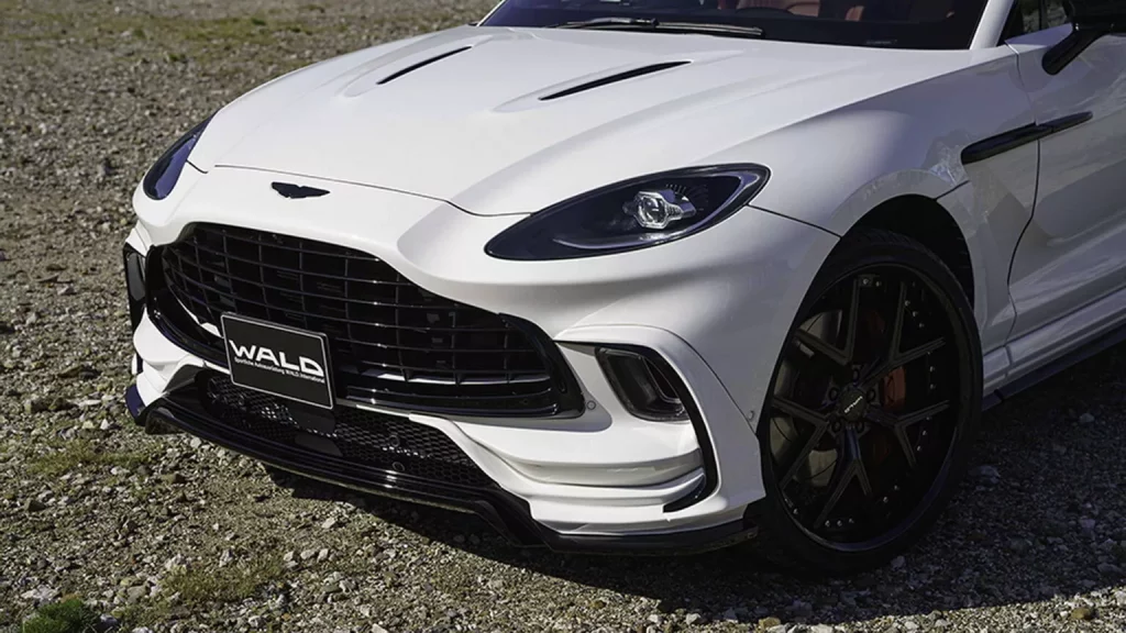 El Aston Martin DBX gana puntos gracias a Wald International 16 Motor16 2024 Aston Martin DBX Black Bison Edition Wald 11 Motor16
