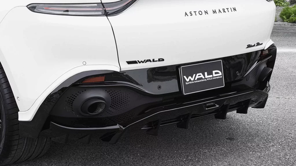 El Aston Martin DBX gana puntos gracias a Wald International 19 Motor16 2024 Aston Martin DBX Black Bison Edition Wald 15 Motor16