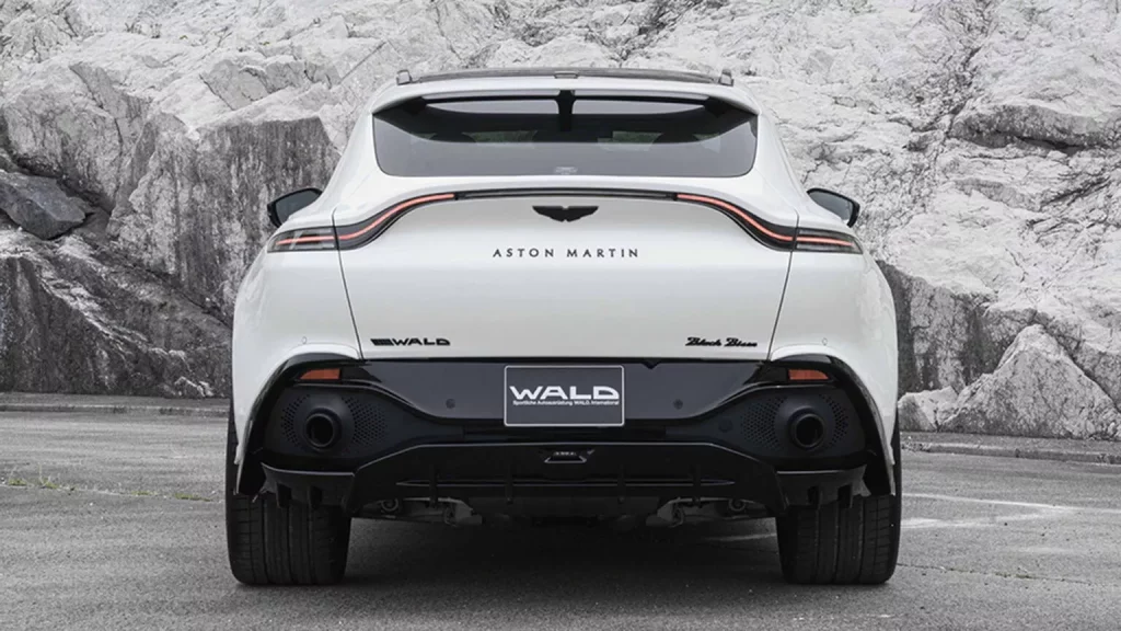 El Aston Martin DBX gana puntos gracias a Wald International 14 Motor16 2024 Aston Martin DBX Black Bison Edition Wald 8 Motor16