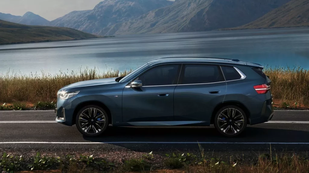 2024 BMW X3 China. Imagen lateral.
