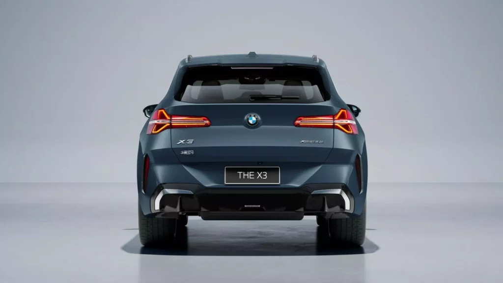 2024 BMW X3 China. Imagen trasera.