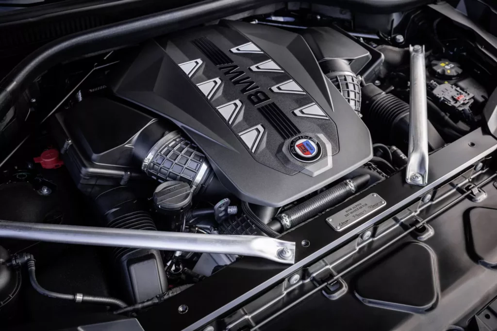 2024 Alpina XB7 Manufaktur. Imagen motor.
