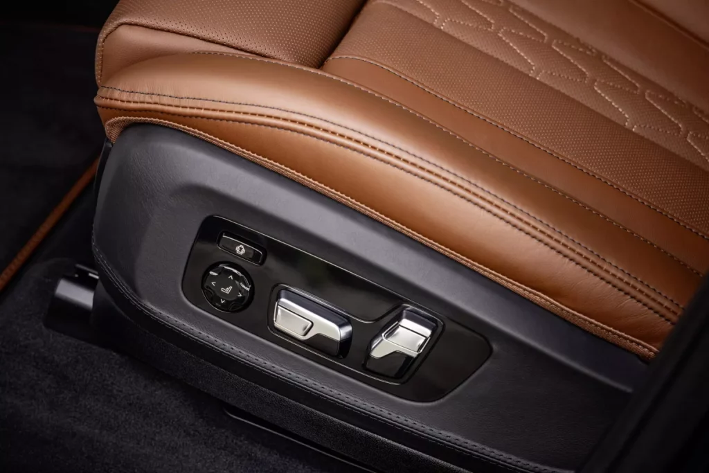 2024 BMW X7 ALPINA XB7 Manufaktur 36 Motor16