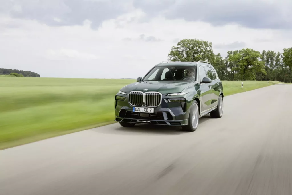 2024 BMW X7 ALPINA XB7 Manufaktur 8 Motor16