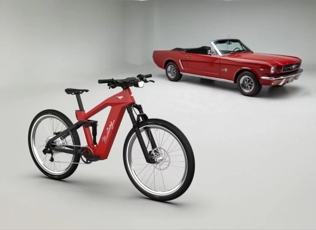 Los Ford Mustang y Ford Bronco ya tienen sus bicicletas eléctricas 1 Motor16 2024 Ford Mustang. E-Bike. Imagen.