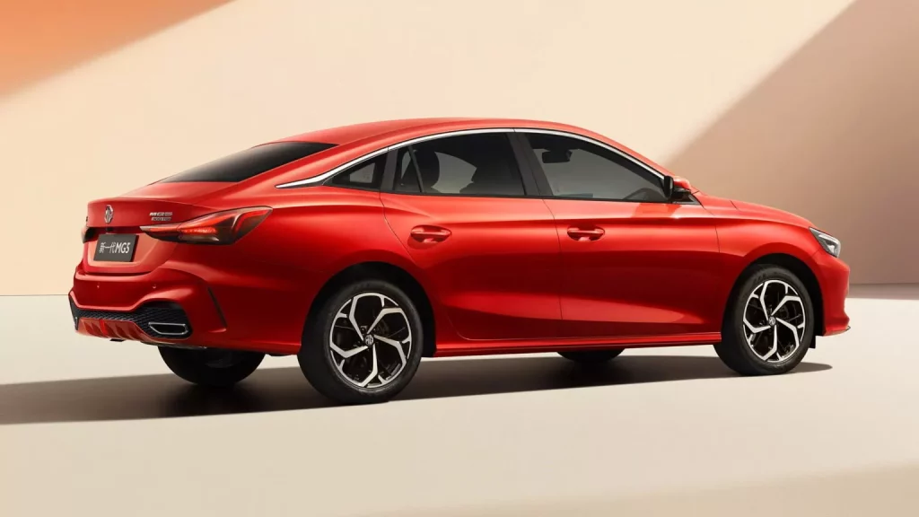 En China el MG5 se pone al día para seguir por debajo de los 10.000 euros 3 Motor16 2024 MG5 Facelift. Imagen trasera.