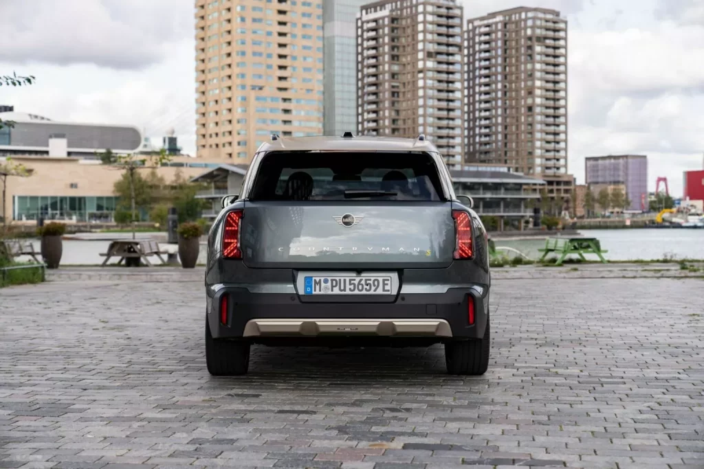 El MINI Countryman eléctrico hace las maletas para viajar a Estados Unidos 8 Motor16 2024 MINI Countryman SE ALL4 11 Motor16