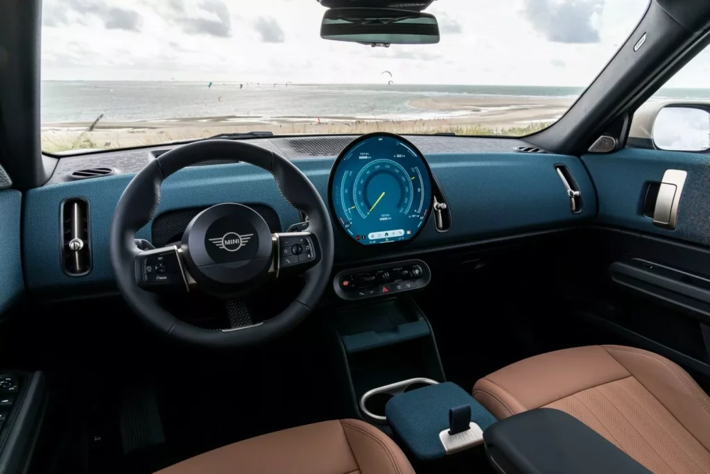 El MINI Countryman eléctrico hace las maletas para viajar a Estados Unidos 2 Motor16 2024 MINI Countryman SE ALL4. Imagen interior.