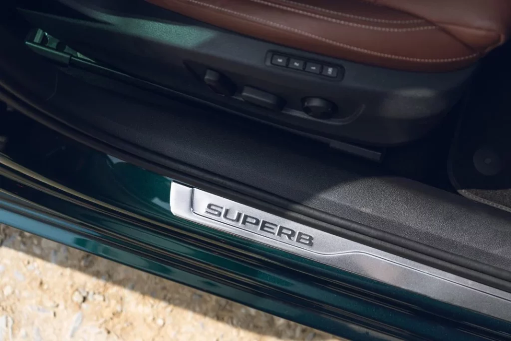 Skoda Superb Combi Speeper Edition: La pesadilla del M3 Touring es única 42 Motor16 2024 Skoda Superb Speeper Edition 34 Motor16