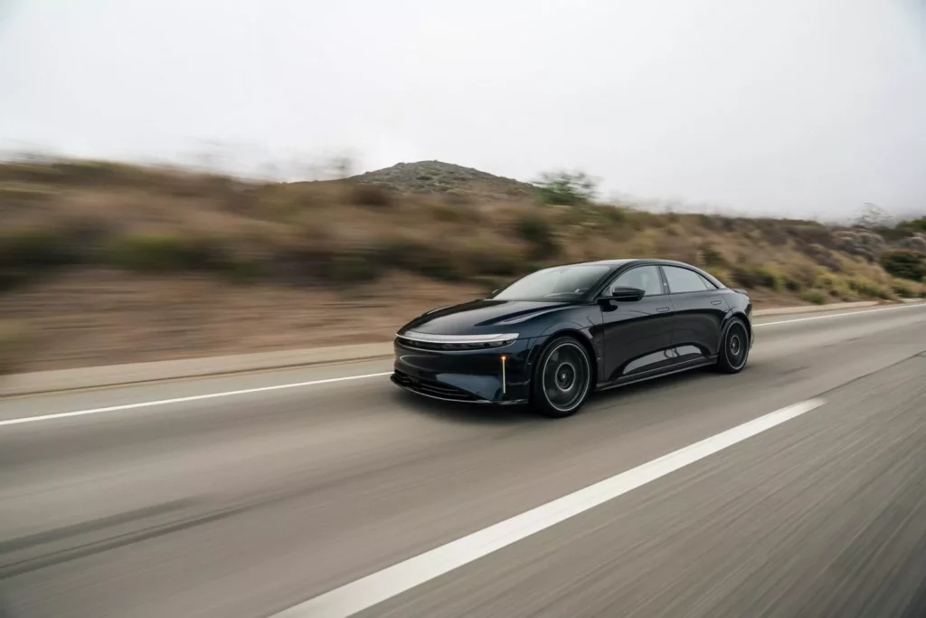 2024 Lucid Air Sapphire. US Armor Group. Imagen movimiento.