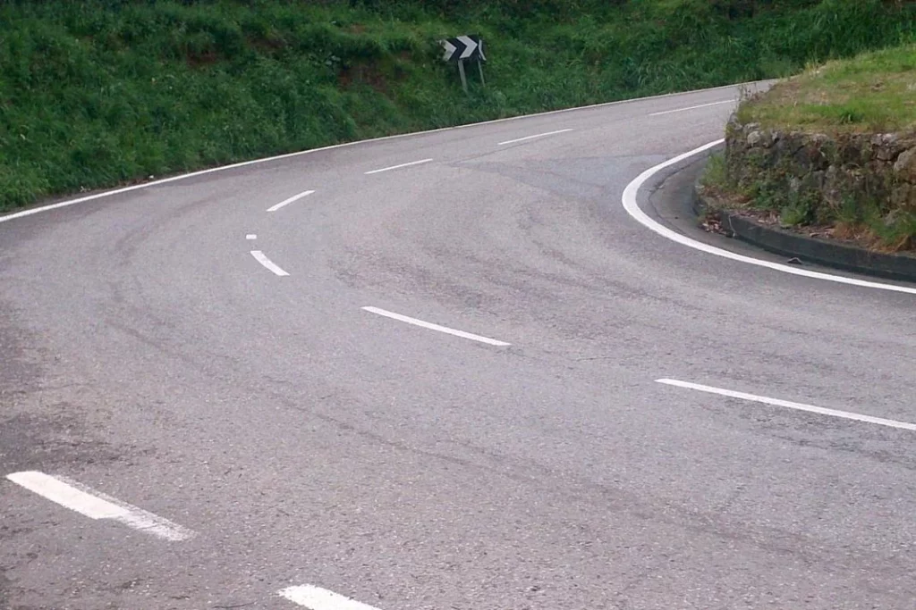 Curva visibilidad reducida Motor16