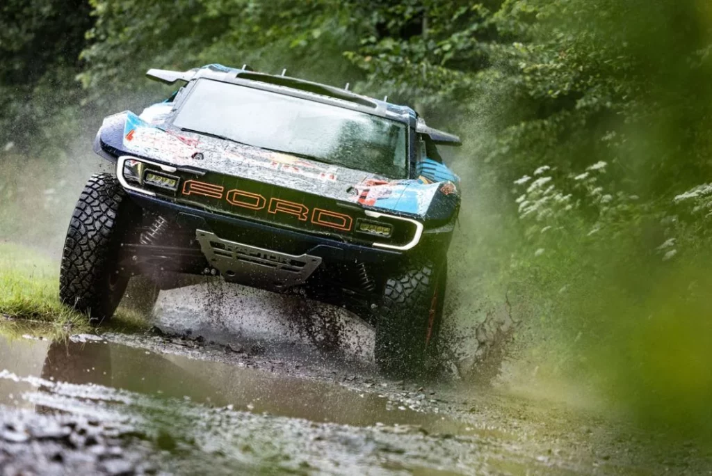 El Ford Raptor T1+ de Sainz y Roma para conquistar el Dakar, listo para su debut 3 Motor16 FORD RANGER RAPTOR 1 Motor16