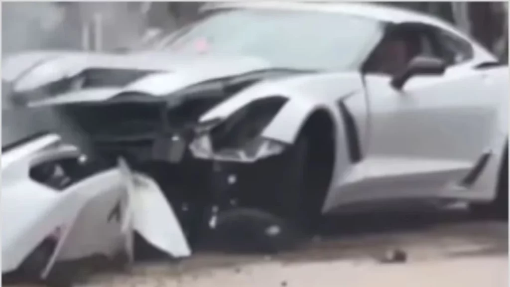 El día en que se juntan dos Corvette lo mejor es que estés lejos de ellos 1 Motor16 ¿Cómo terminaron los Corvette, tras chocar?