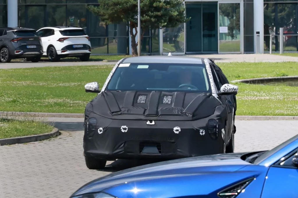 El Kia EV4 también tendrá una carrocería de cinco puertas 6 Motor16 Kia EV4 Hatchback 4 Motor16