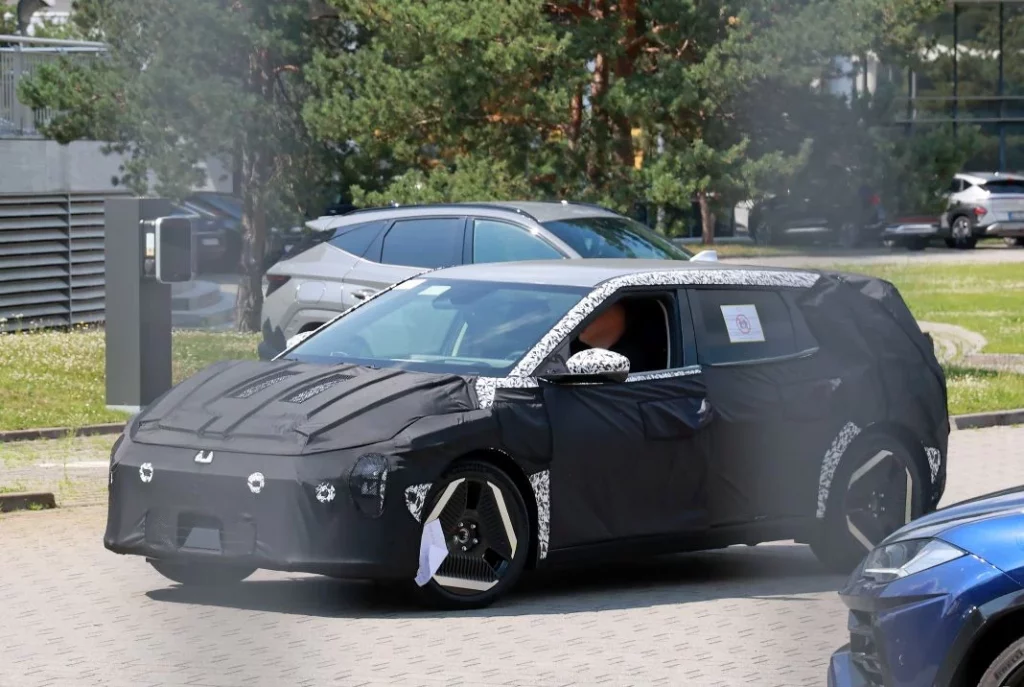 El Kia EV4 también tendrá una carrocería de cinco puertas 8 Motor16 Kia EV4 Hatchback 6 Motor16