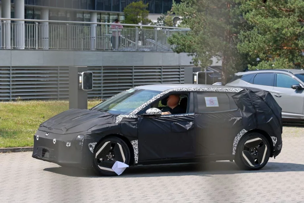 El Kia EV4 también tendrá una carrocería de cinco puertas 11 Motor16 Kia EV4 Hatchback 9 Motor16