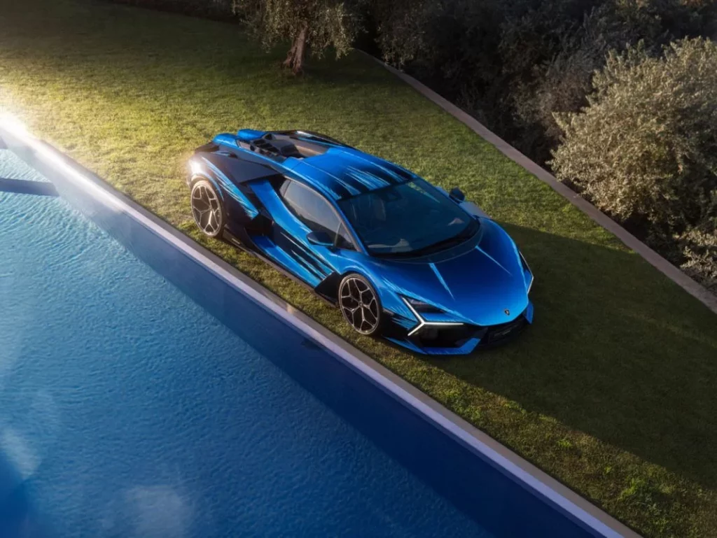 LAMBORGHINI REVUELTO OPERA UNICA 11 Motor16