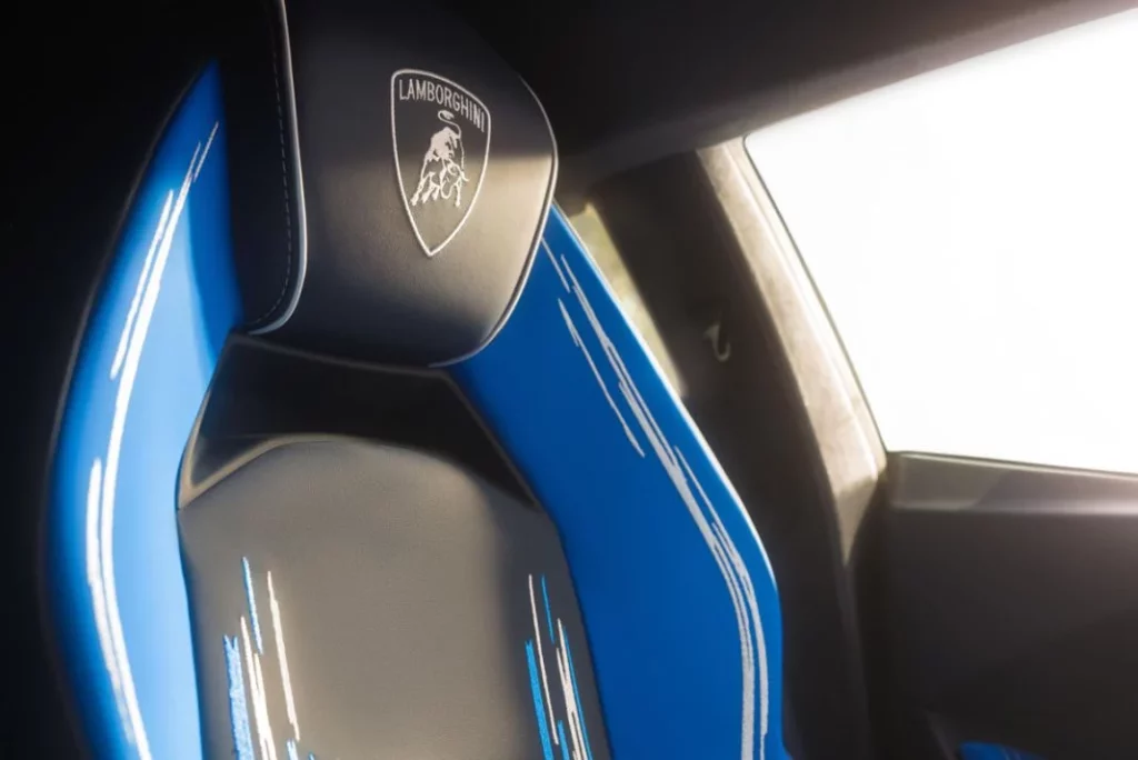 LAMBORGHINI REVUELTO OPERA UNICA 15 Motor16